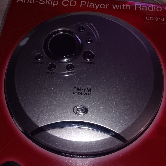 New Anti Skip Portable CD Player With AM FM Radio Walkman Headphones - Picture 3 of 4